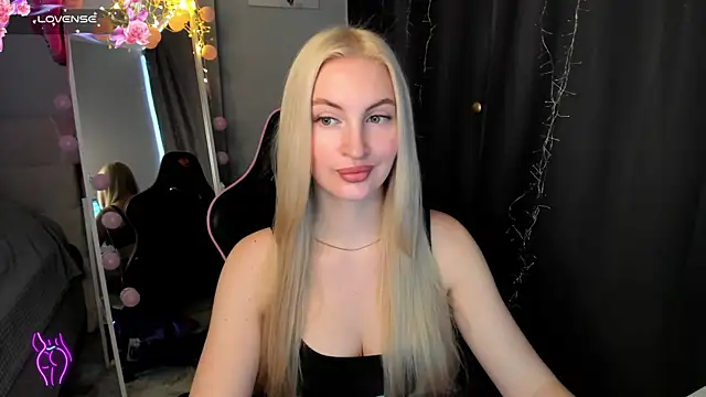 Kimmy powell online show from 04/15/26, 03:01