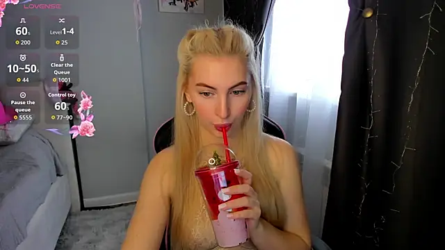 Snapshot of Kimmy_powell chatting on 02/18/26, 03:59 Kimmy powell online show from 02/18/26, 03:59