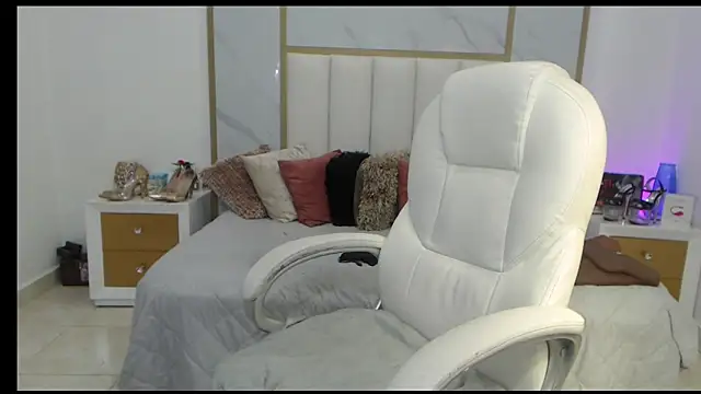 annita cooper  online show from 09/10/25, 05:12