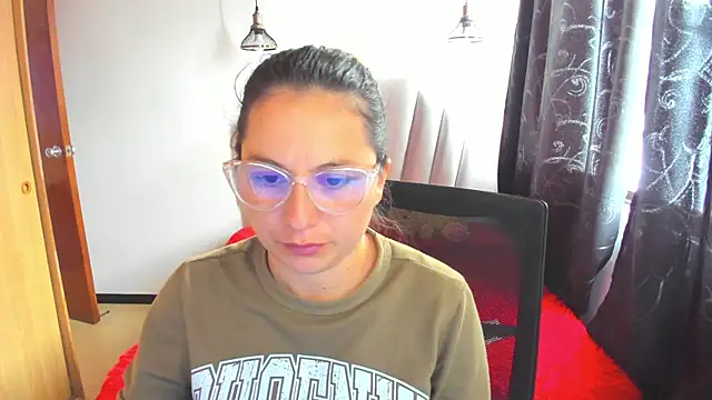 samantha  wilson online show from 10/27/25, 02:51