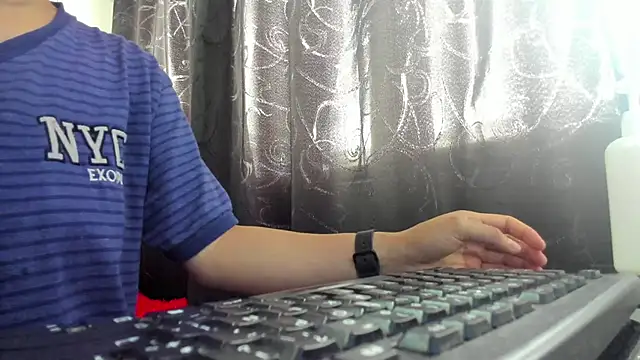 samantha  wilson online show from 11/14/25, 01:59