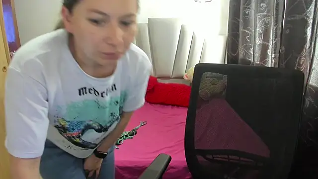 samantha  wilson online show from 11/04/25, 02:43