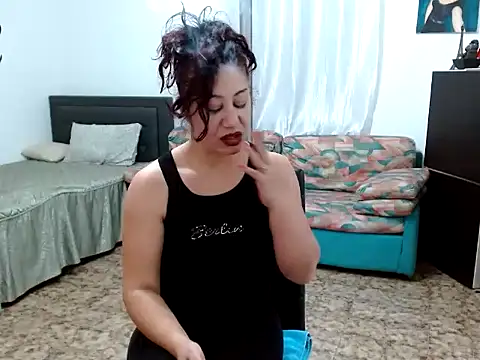 danasantoreal online show from 11/16/25, 07:46