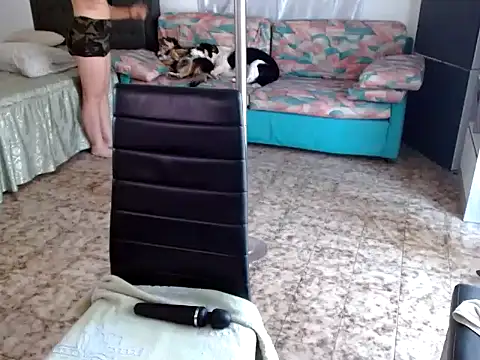 danasantoreal online show from 11/26/25, 08:58