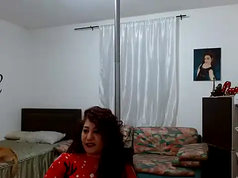 danasantoreal online show from 11/25/25, 03:34