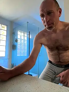 Snapshot of El_Gizmo chatting on 12/14/25, 07:52 El Gizmo online show from 12/14/25, 07:52