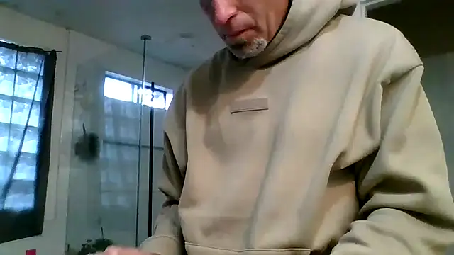 El Gizmo online show from 02/17/26, 03:42