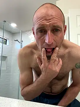 Snapshot of El_Gizmo chatting on 10/19/25, 07:49 El Gizmo online show from 10/19/25, 07:49