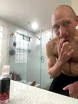 Snapshot of El_Gizmo chatting on 11/24/25, 05:35 El Gizmo online show from 11/24/25, 05:35