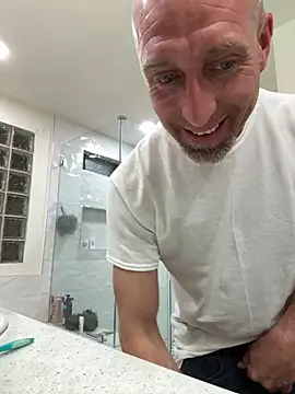 Snapshot of El_Gizmo chatting on 10/23/25, 08:35 El Gizmo online show from 10/23/25, 08:35