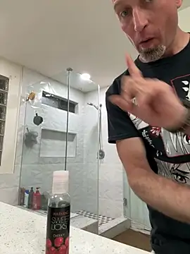 Snapshot of El_Gizmo chatting on 11/27/25, 08:04 El Gizmo online show from 11/27/25, 08:04