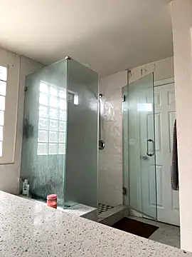 Snapshot of El_Gizmo chatting on 09/28/25, 04:36 El Gizmo online show from 09/28/25, 04:36