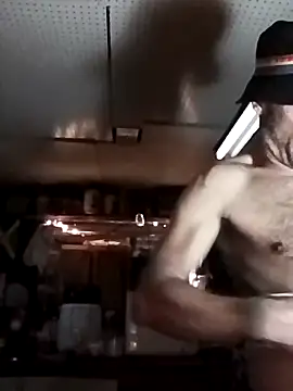 Snapshot of Dickinyou1980 chatting on 11/01/25, 04:45 Dickinyou1980 online show from 11/01/25, 04:45