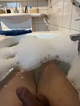 Wessi2005 online show from 11/19/25, 11:10