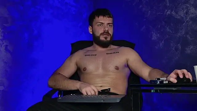 Snapshot of juliusmasters chatting on 12/22/25, 09:48 juliusmasters online show from 12/22/25, 09:48