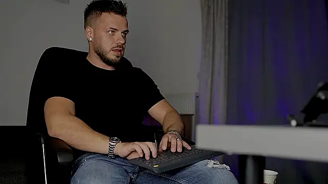 juliusmasters online show from 10/12/25, 05:36