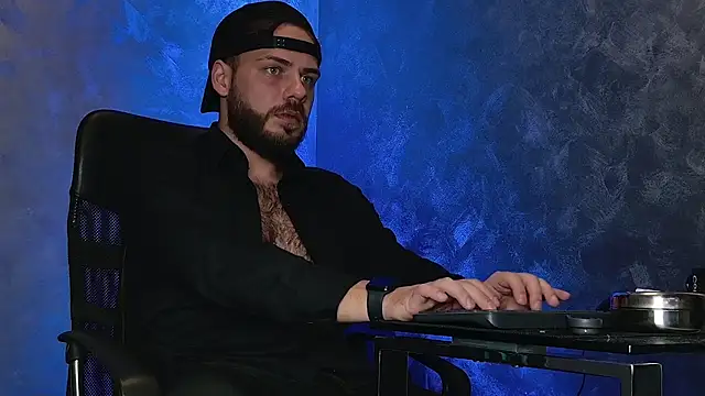 juliusmasters online show from 12/15/25, 08:36