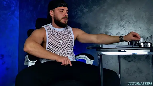 Snapshot of juliusmasters chatting on 02/01/26, 09:57 juliusmasters online show from 02/01/26, 09:57