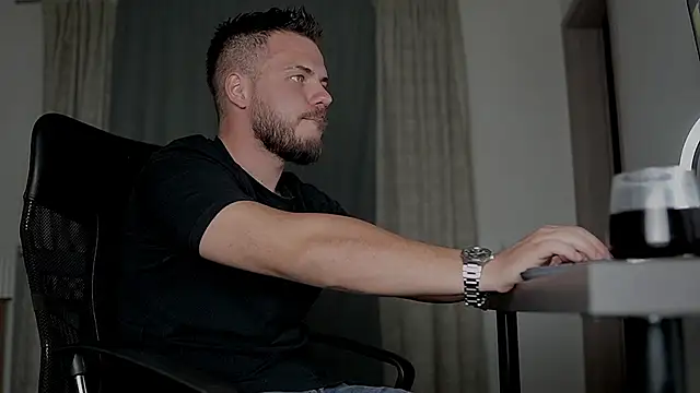 juliusmasters online show from 10/01/25, 06:23