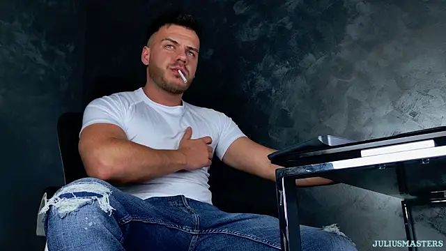 Snapshot of juliusmasters chatting on 02/07/26, 11:13 juliusmasters online show from 02/07/26, 11:13