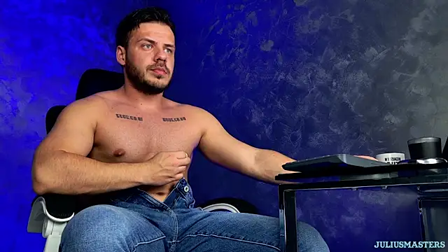 Snapshot of juliusmasters chatting on 02/25/26, 08:30 juliusmasters online show from 02/25/26, 08:30