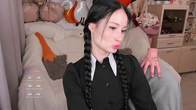 LisaMooore online show from 12/03/25, 07:08