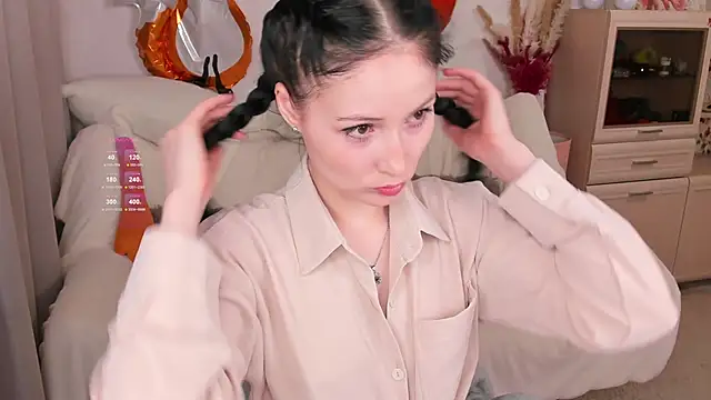 LisaMooore online show from 12/19/25, 03:14