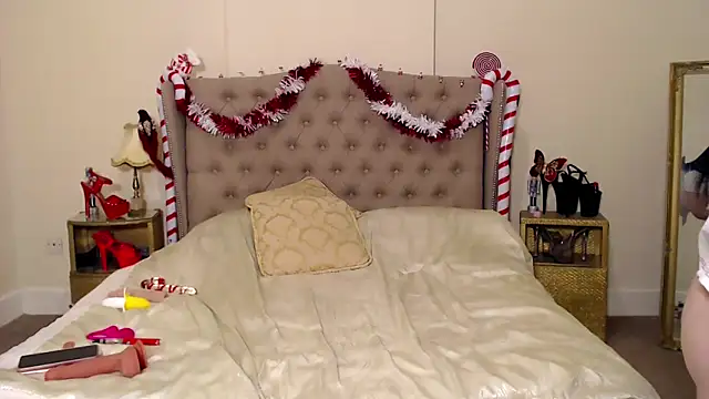 LACEYLOOXOX online show from 12/27/24, 11:31