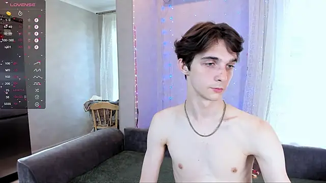 Aaron Boom online show from 07/05/26, 04:19