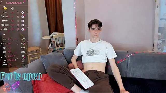 Aaron Boom online show from 05/13/26, 03:52