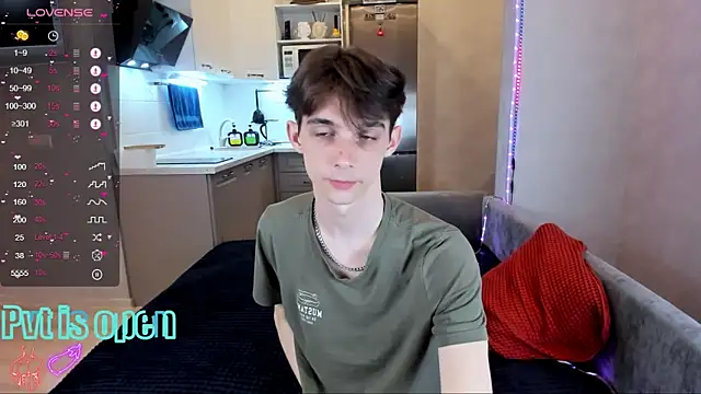 Aaron Boom online show from 05/10/26, 11:06