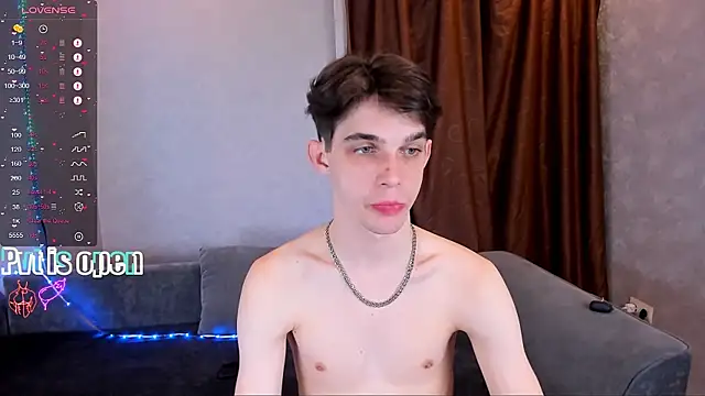 Aaron Boom online show from 04/17/26, 09:39