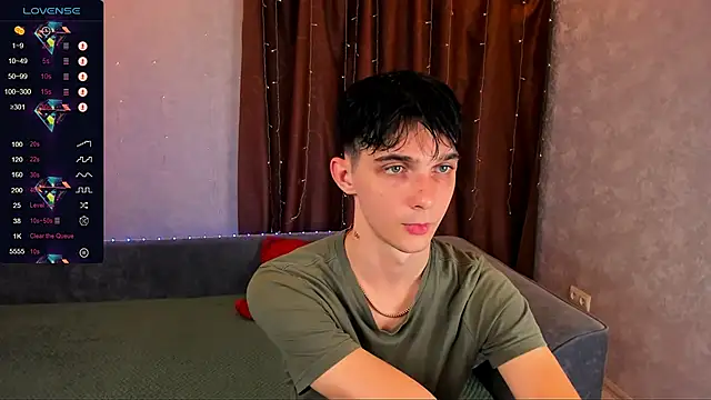 Snapshot of Aaron_Boom chatting on 09/20/25, 01:10 Aaron Boom online show from 09/20/25, 01:10