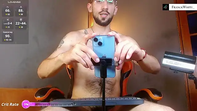 Snapshot of Mr_WhiteCock chatting on 06/26/26, 03:23 Mr WhiteCock online show from 06/26/26, 03:23