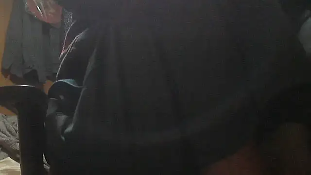 Snapshot of shikokichi55 chatting on 11/13/25, 07:56 shikokichi55 online show from 11/13/25, 07:56