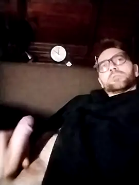 tomee83 online show from 10/28/25, 10:52