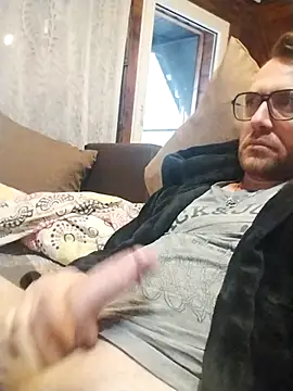 Snapshot of tomee83 chatting on 11/06/25, 06:06 tomee83 online show from 11/06/25, 06:06