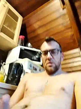 Snapshot of tomee83 chatting on 12/05/25, 06:45 tomee83 online show from 12/05/25, 06:45