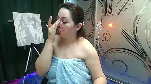 JuliaMorganss online show from 04/19/26, 07:09