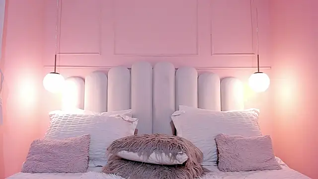 sarah salis  online show from 11/29/25, 11:27