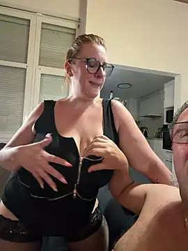 Snapshot of darkmoonsubmissive chatting on 06/29/26, 07:24 darkmoonsubmissive online show from 06/29/26, 07:24