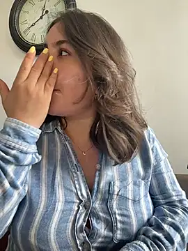 Snapshot of sukhakunis1 chatting on 02/19/26, 05:43 sukhakunis1 online show from 02/19/26, 05:43