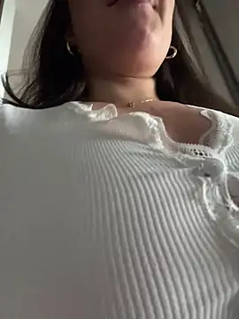 Snapshot of sukhakunis1 chatting on 05/17/26, 01:55 sukhakunis1 online show from 05/17/26, 01:55