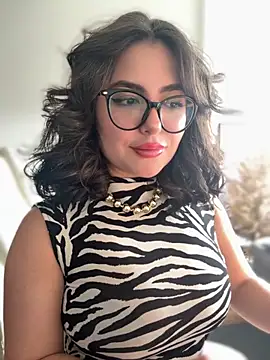Snapshot of sukhakunis1 chatting on 09/18/25, 04:10 sukhakunis1 online show from 09/18/25, 04:10