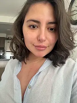 Snapshot of sukhakunis1 chatting on 02/15/26, 03:33 sukhakunis1 online show from 02/15/26, 03:33