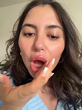 Snapshot of sukhakunis1 chatting on 02/01/26, 03:32 sukhakunis1 online show from 02/01/26, 03:32