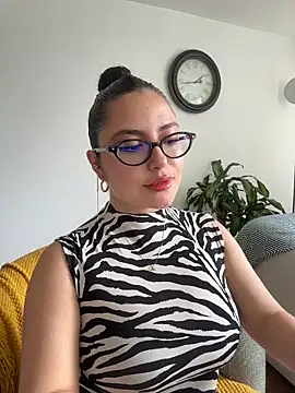 sukhakunis1 online show from 06/18/26, 06:46