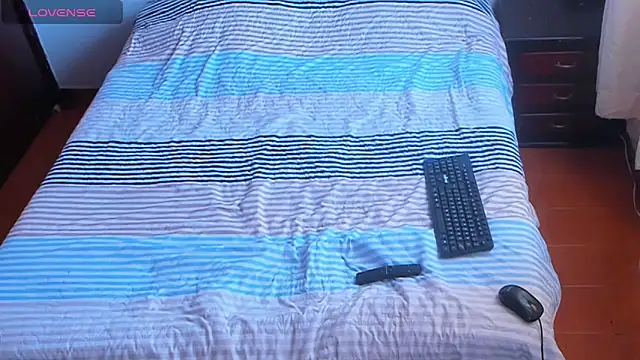 hanna diazz  online show from 04/22/26, 06:58