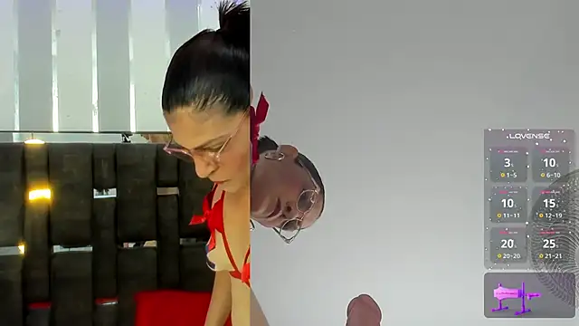 Snapshot of KatteMoss chatting on 03/11/25, 08:42 KatteMoss online show from 03/11/25, 08:42