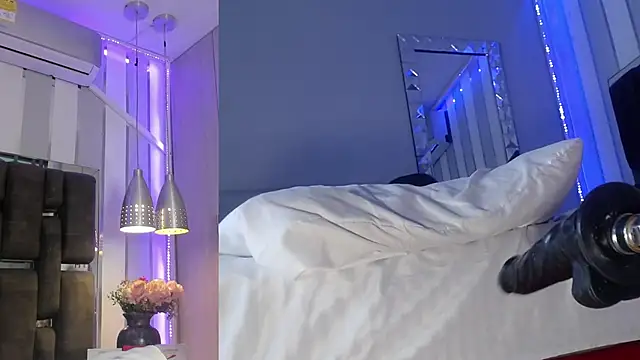 KatteMoss online show from 04/15/26, 08:53